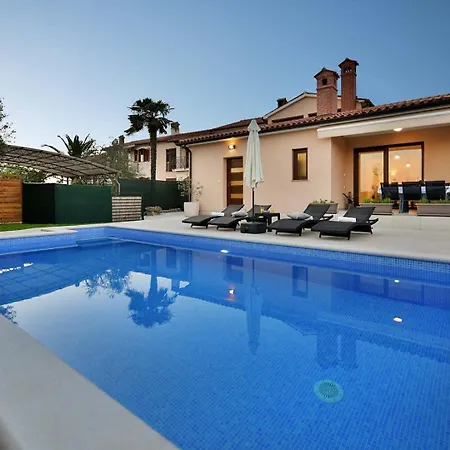Lavanda Villa *