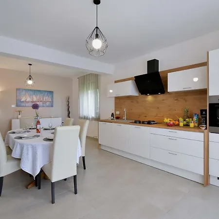 Lavanda Villa Galižana